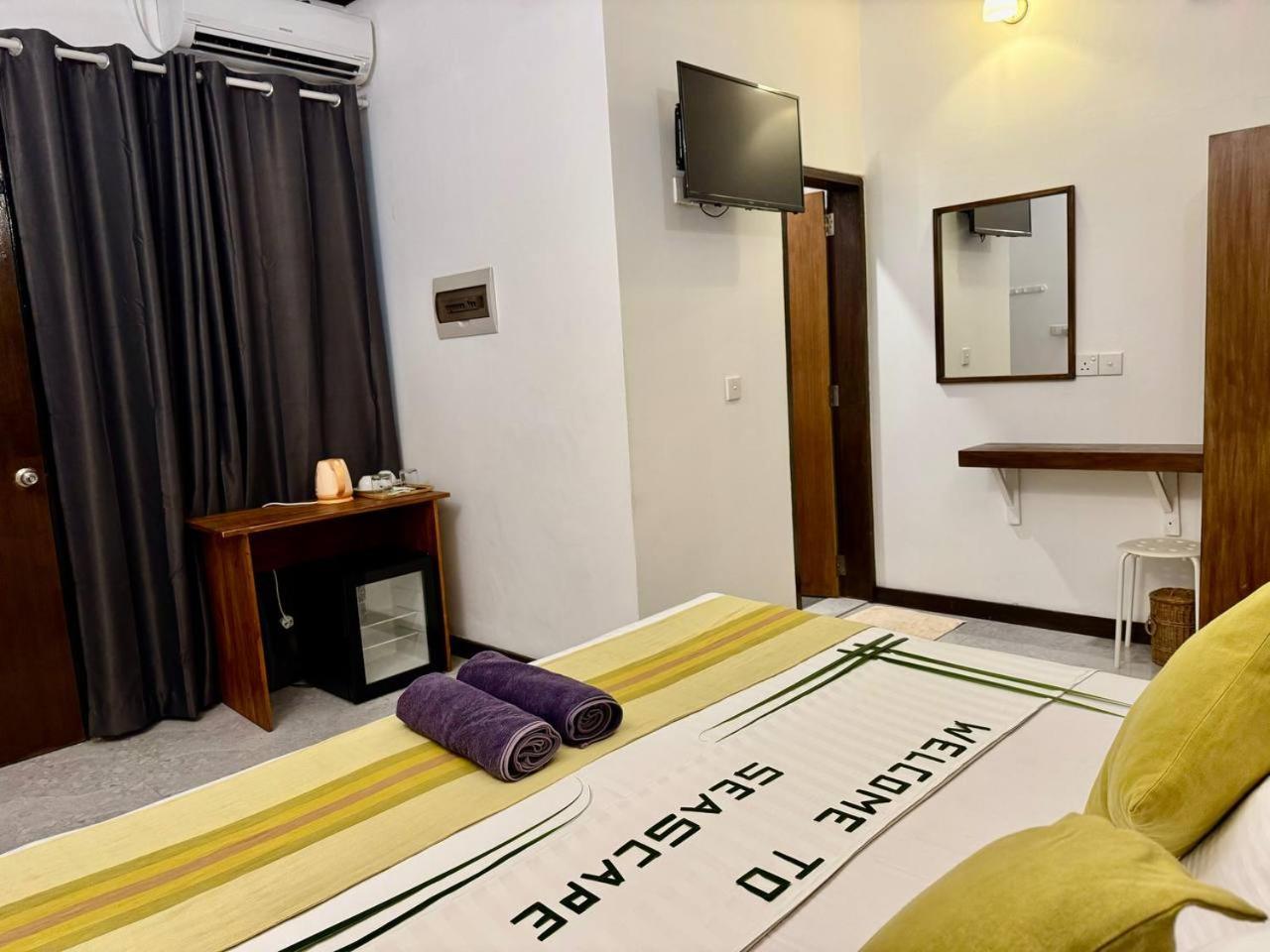 Seascape Retreats Dhigurah Hotel ดิห์กูราห์ ภายนอก รูปภาพ