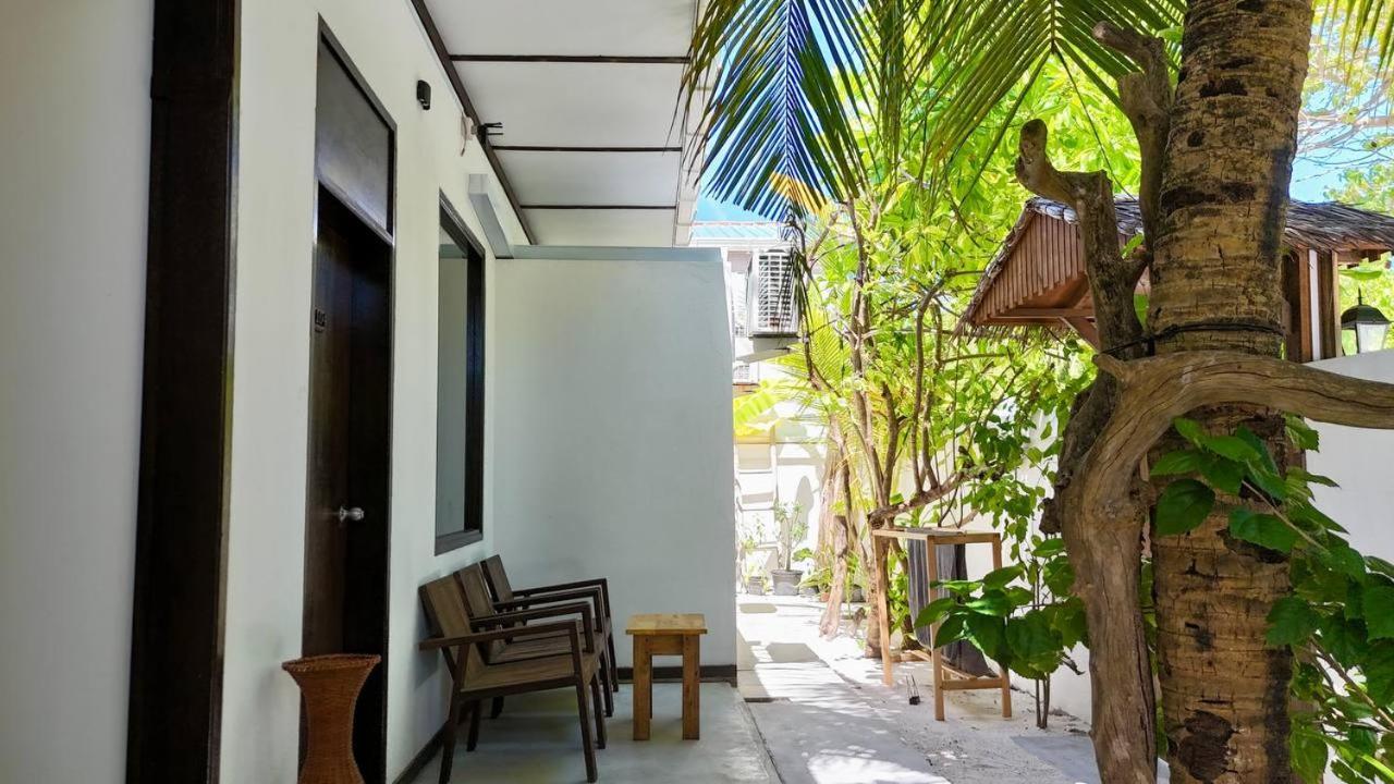 Seascape Retreats Dhigurah Hotel ดิห์กูราห์ ภายนอก รูปภาพ