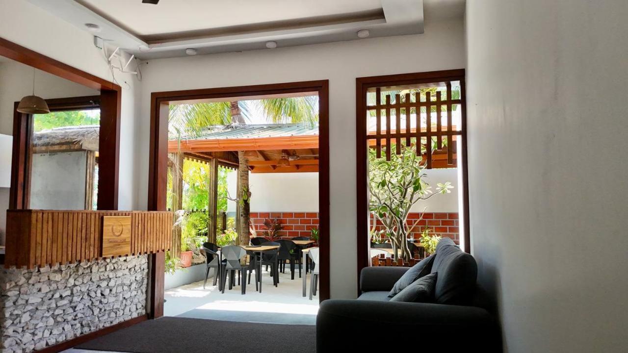 Seascape Retreats Dhigurah Hotel ดิห์กูราห์ ภายนอก รูปภาพ